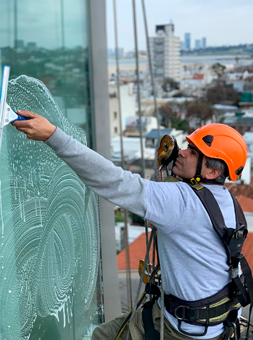 limpieza de vidrios en altura uruguay
